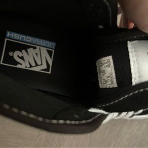 Only wore a couple of times. Great condition and like new.